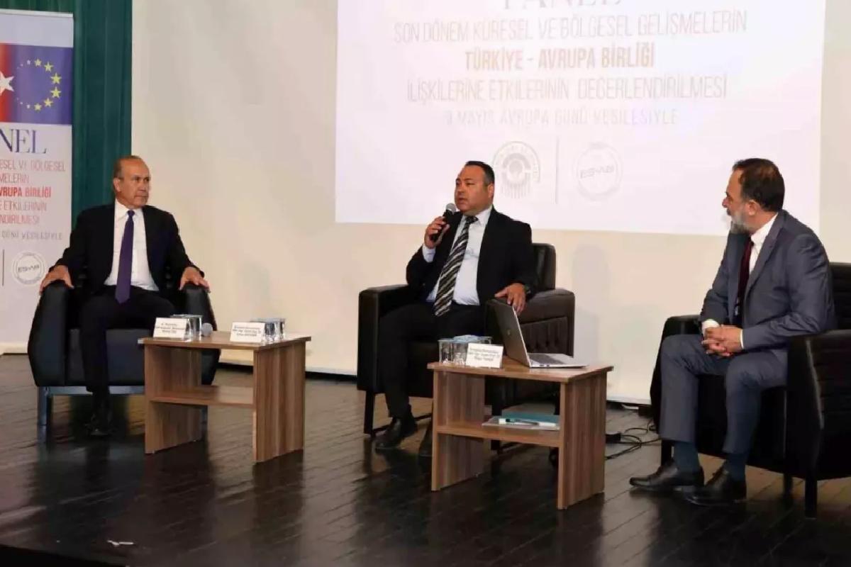 Türkiye-Avrupa Birliği İlişkileri Paneli Eskişehir’de Gerçekleştirildi