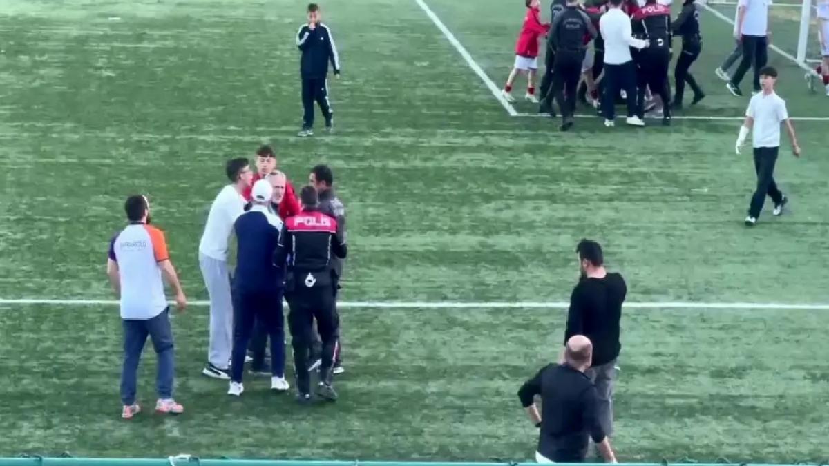 U-15 Finalinde Gergin Anlar