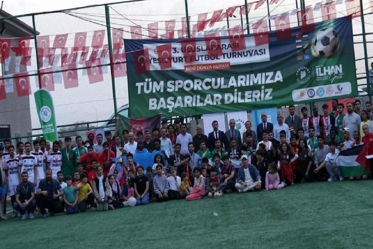 Uluslararası Yeşilyurt Futbol Turnuvası’nda Şampiyon Suriye Karması