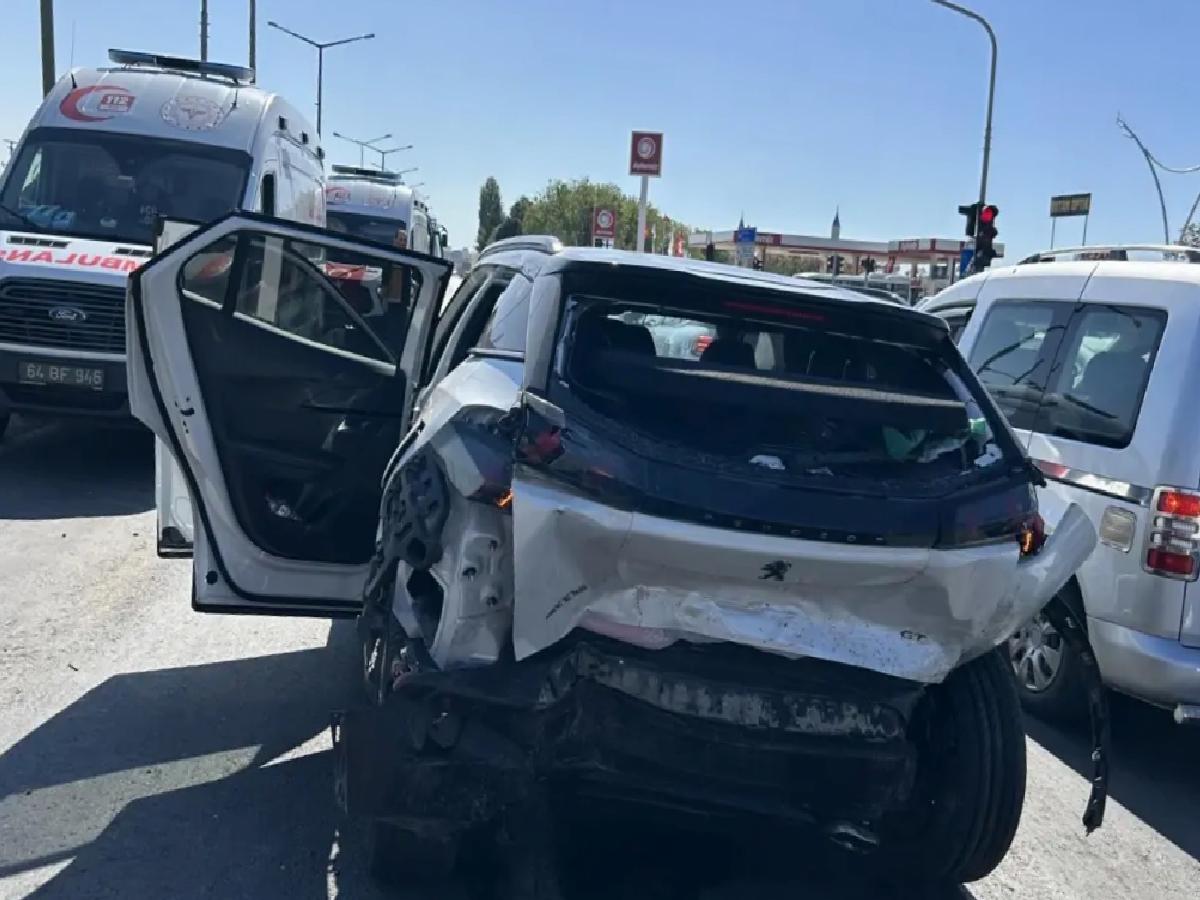 Uşak’ta Zincirleme Kaza: 7 Yaralı