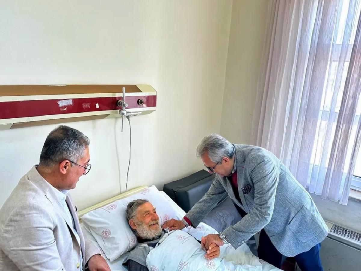 Usta Oyuncu Ahmet Mekin Kalça Kemiğini Kırdı