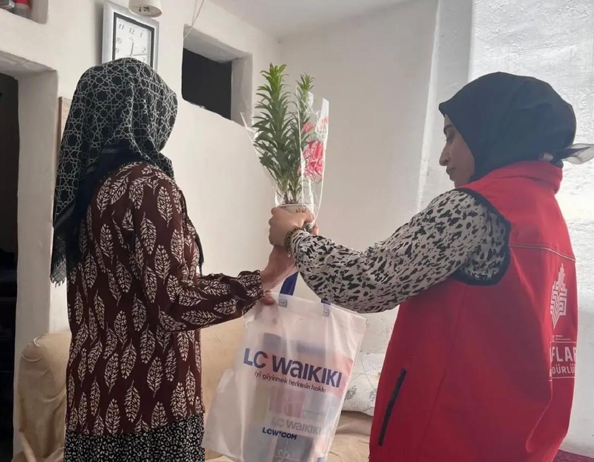 Vakıf Haftası’nda Anneler Günü Kutlaması