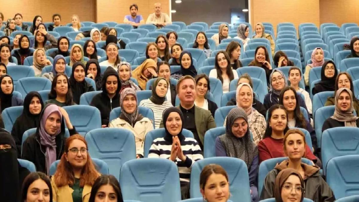 Vali Aydoğdu Öğrencilerle Bir Araya Geldi