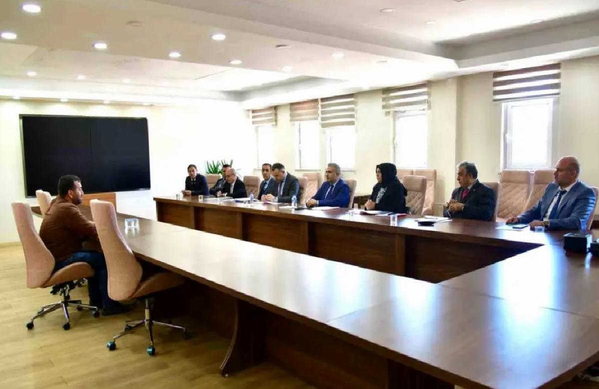 Vali Çiçek, Halk Günü Toplantılarıyla Vatandaşları Dinliyor