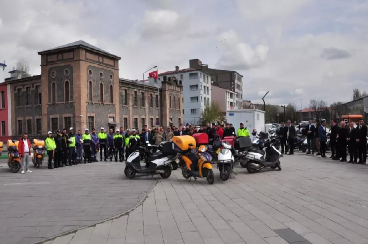 Vali Polat’tan Kura ve Kask Desteği