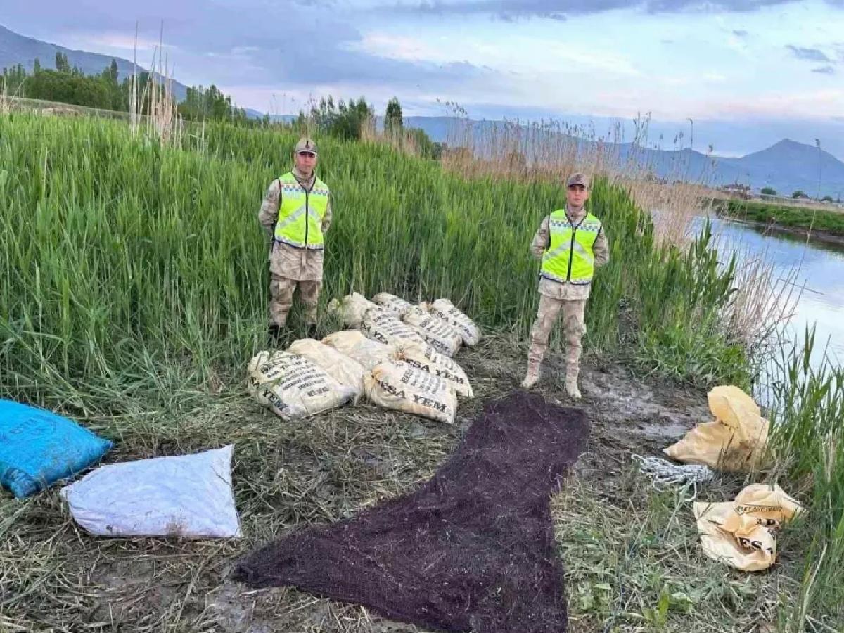 Van Gölü’nde Kaçak Avcılığa Darbe: 3.37 Ton İci Kefali Ele Geçirildi