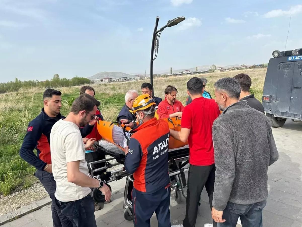 Van Kalesi’nde Düşen Kadın Kurtarıldı