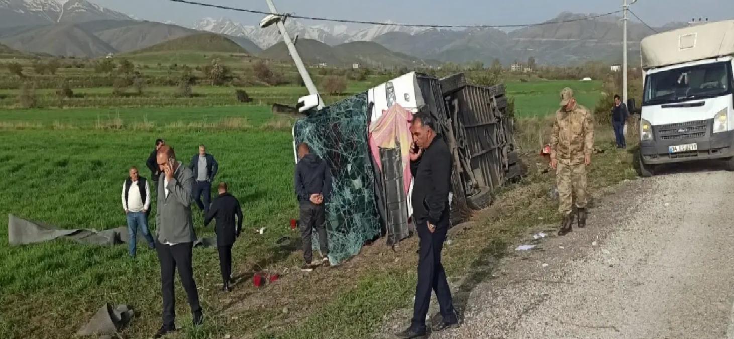 Van’da Otobüs Kazası: 28 Yaralı