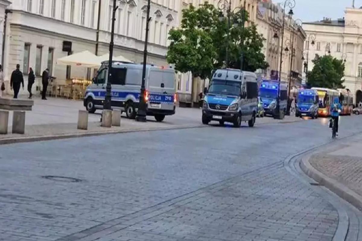 Varşova Üniversitesi’nde baltalı saldırı! 1 kişi hayatını kaybetti