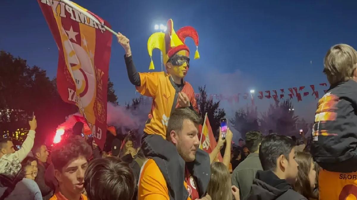 Yalova’da Galatasaray Şampiyonluğu Kutlandı