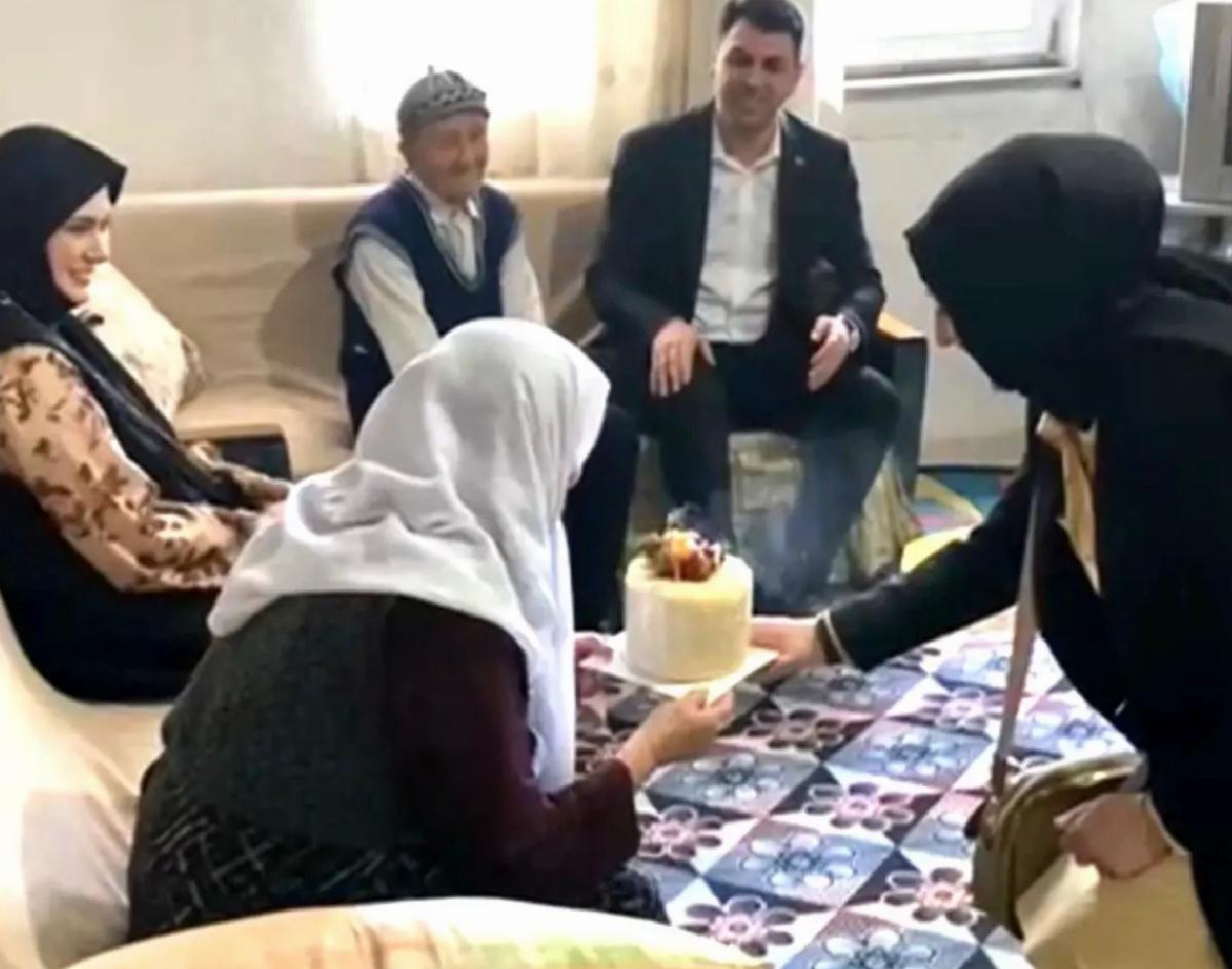 Yaşlı Çifte Anlamlı Ziyaret
