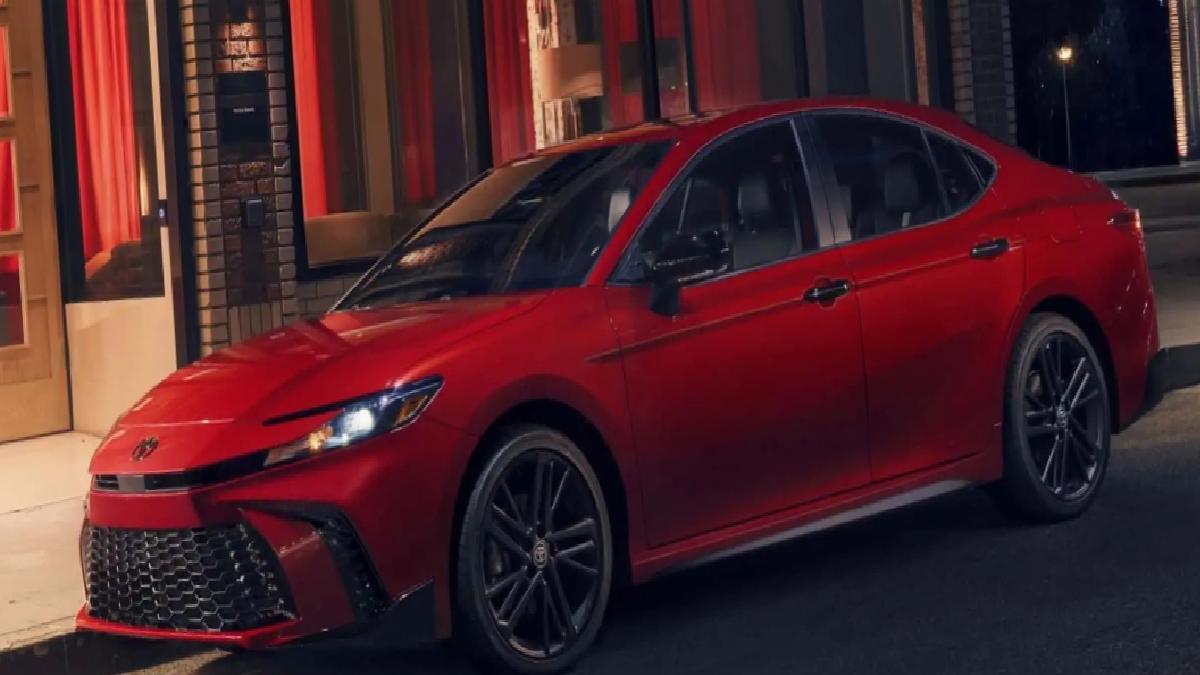 Yeni Toyota Camry, Nightshade versiyonuna kavuştu