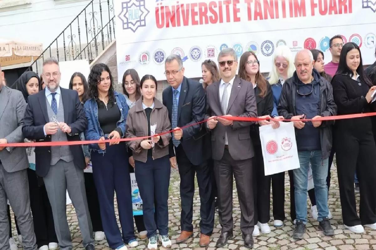 Yozgat’ta Üniversite Tanıtım Fuarı