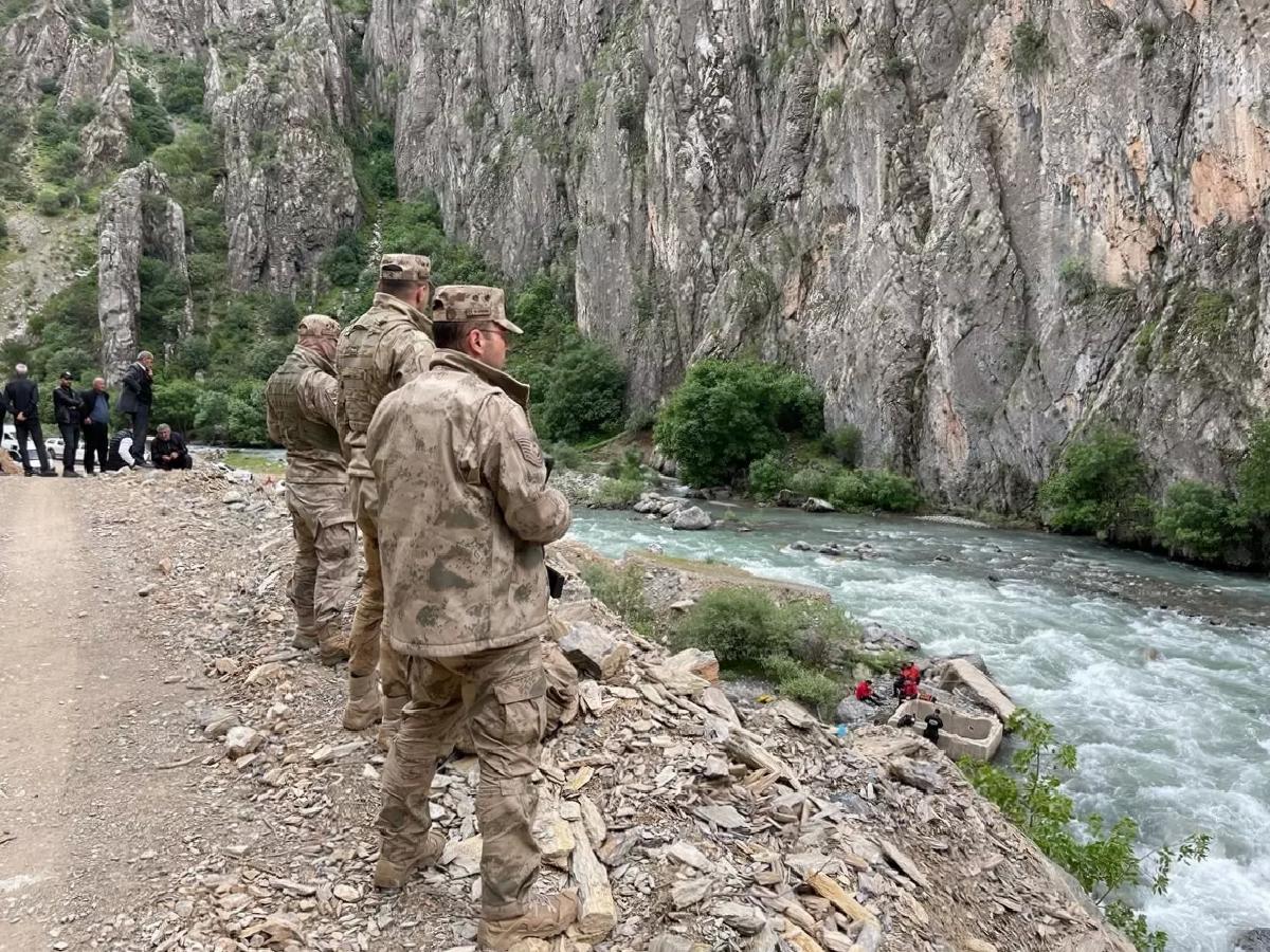 Yüksekova’da kaybolan genci arama çalışmaları sürüyor