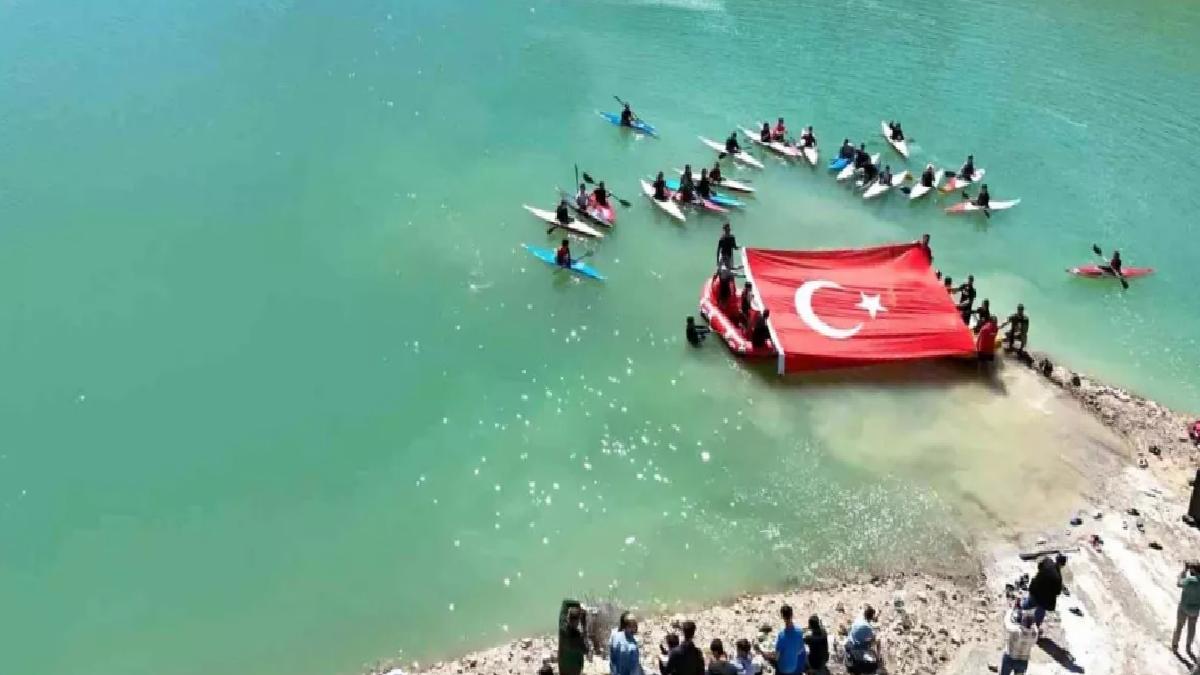 Yusufeli’nde Renkli Kano ve Rafting Etkinliği