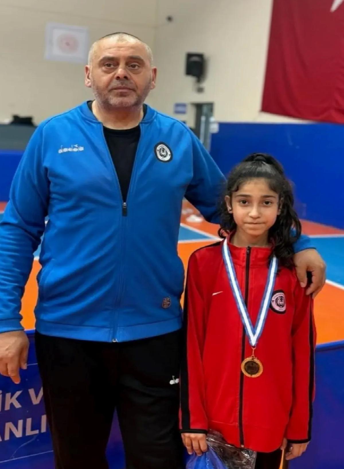 Zeynep Ela Öztürk Bölge Birincisi