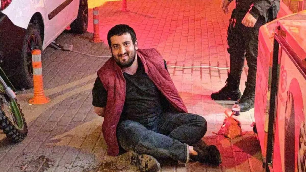 Zihinsel Engelli Gençten Bakkala Kundaklama Girişimi