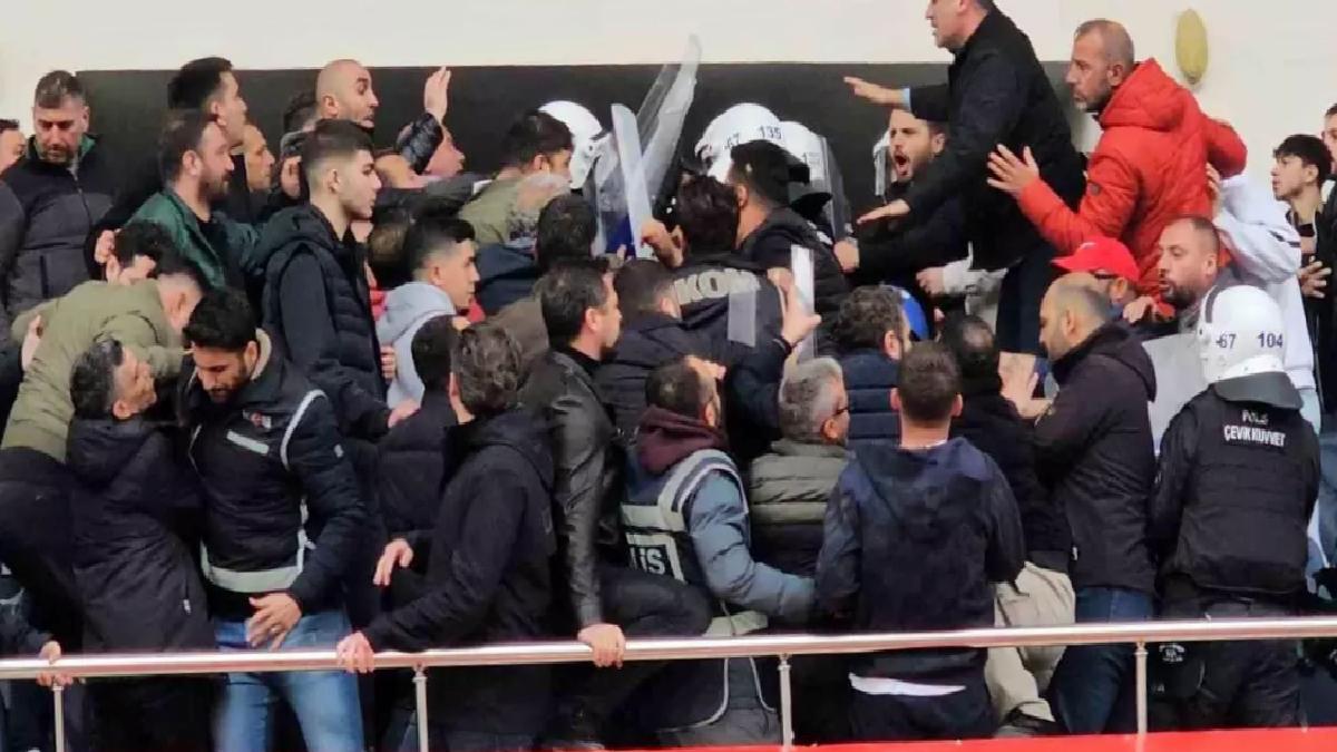 Zonguldakspor Maçında Şiddet Olayları