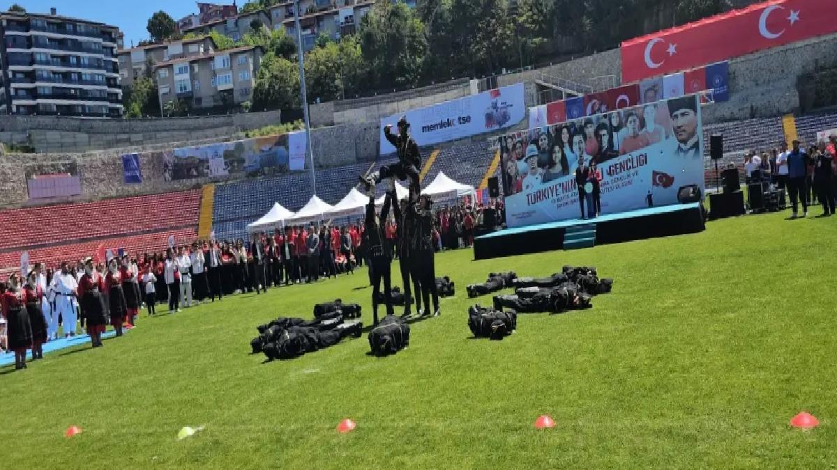 Zonguldak’ta Coşkulu 19 Mayıs Kutlaması
